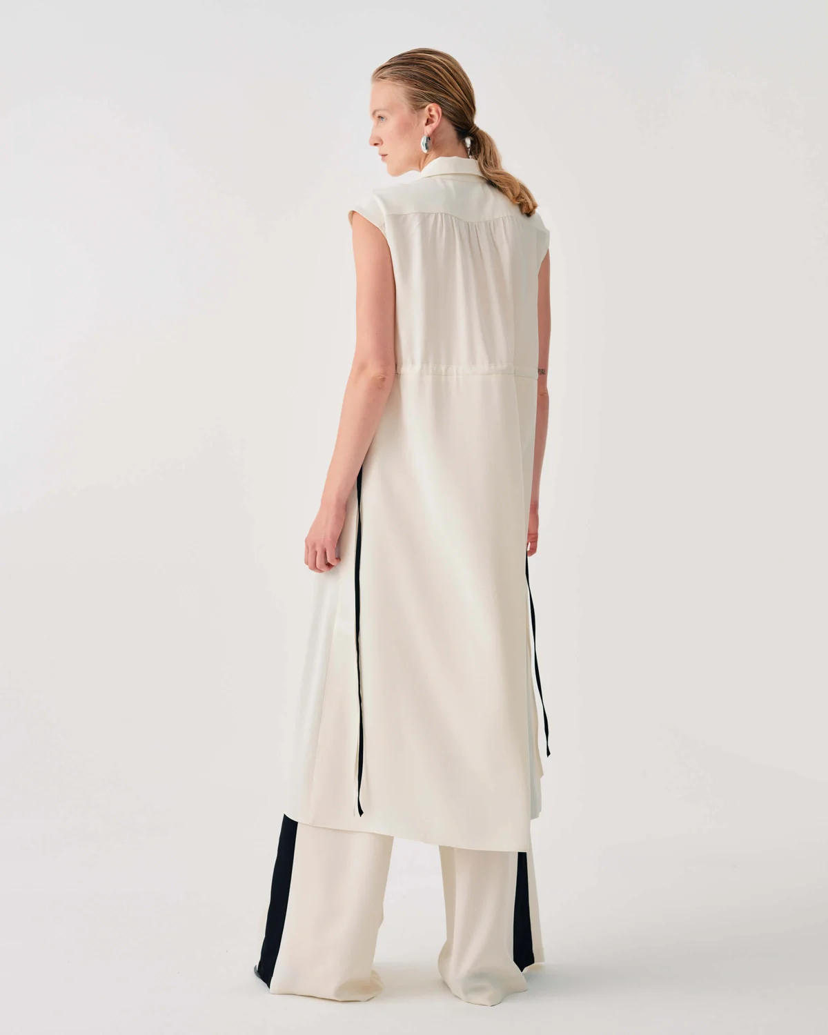 Sleeveless Shirt Dress with Contrast Pocket